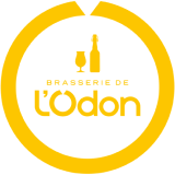 Logo de la Brasserie de l'Odon, représentant une bière et une bouteille, sur fond jaune.