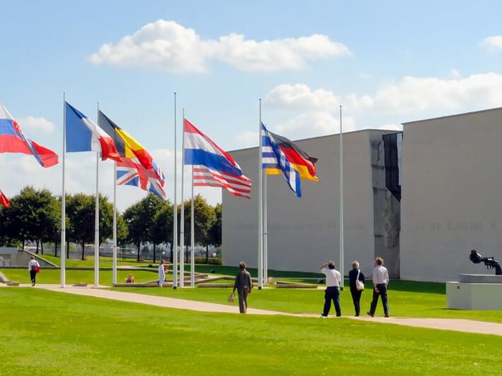 Le Mémorial de Caen est un musée consacré à l’histoire du XX siècle, tournée vers la paix et la Seconde Guerre Mondiale.